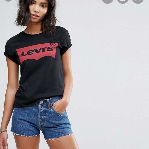 black levi's t shirt women's